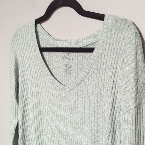 American Eagle V Neck Ribbed Long Sleeve Blouse - Picture 2 of 6